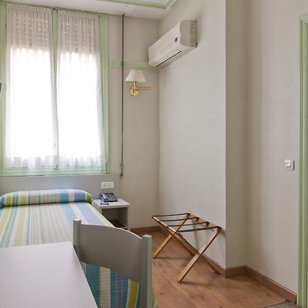 Hostal Andorra Madrid Ngoại thất bức ảnh